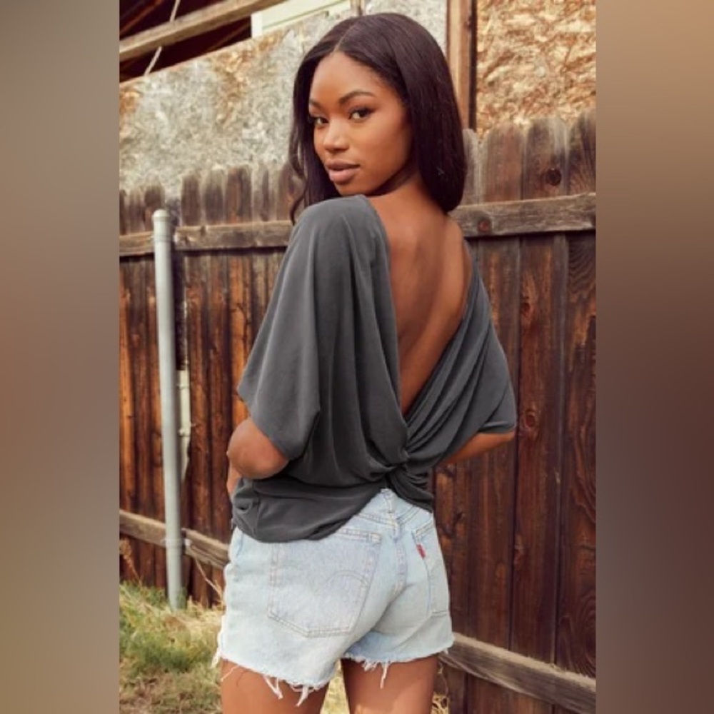 Lulus Be My Muse Charcoal Grey Twist Back Tee medium
